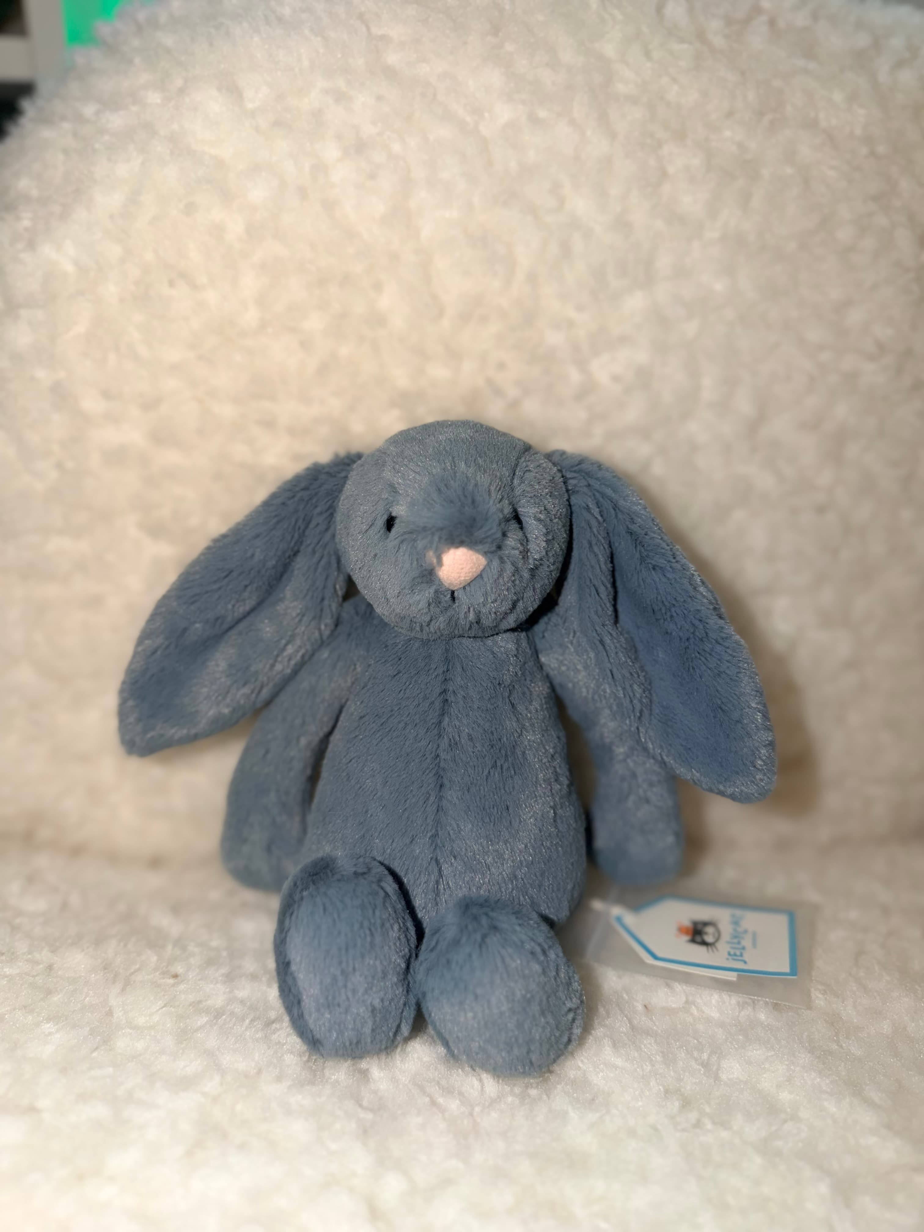 Small Bashful Dusky Blue